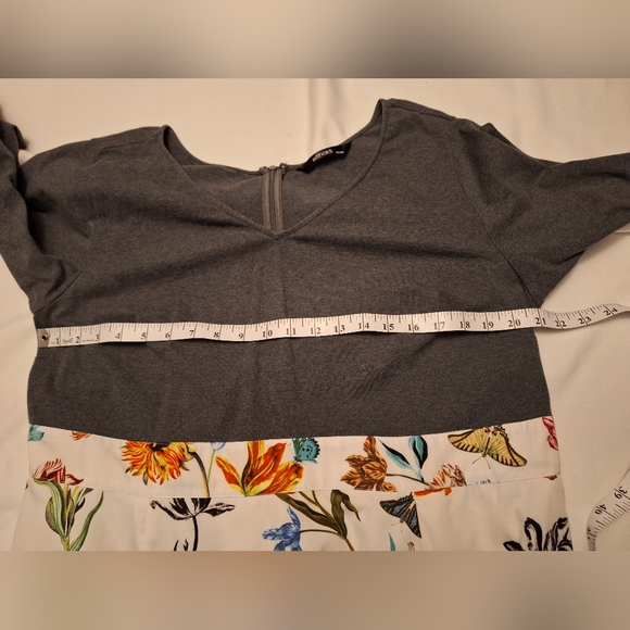 Eshakti maxi dress butterflies - Picture 2 of 14